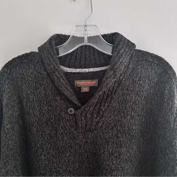 Northwest Territory Black Sweater - Picture 2 of 7